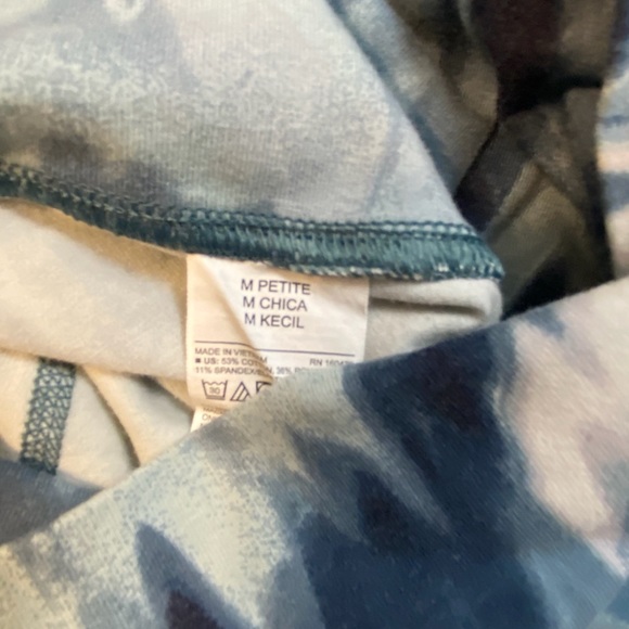 Old Navy Go Dry Balance Legging Medium Petite - Picture 5 of 5